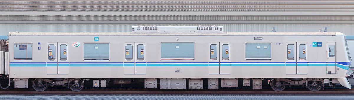 東京メトロ05系7次車05-124(アルミリサイクルカー)海側の側面写真