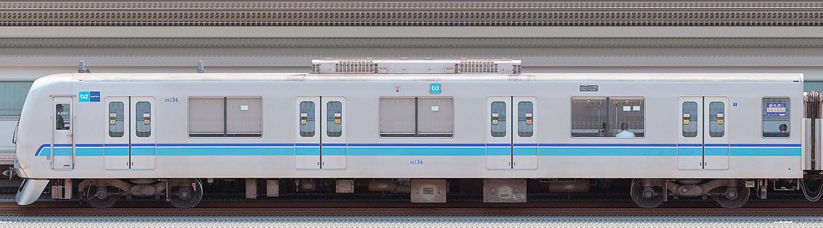 東京メトロ05系11次車05-136山側の側面写真