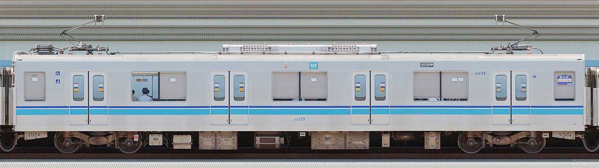東京メトロ05系12次車05-239海側の側面写真