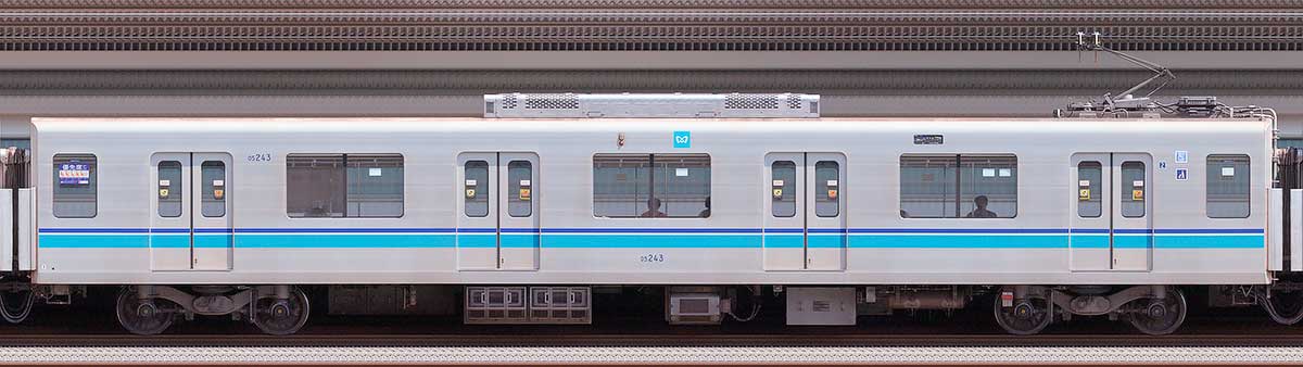東京メトロ05系13次車05-243山側の側面写真