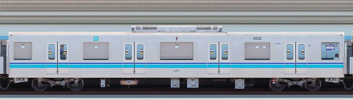 東京メトロ05系10次車05-331海側の側面写真
