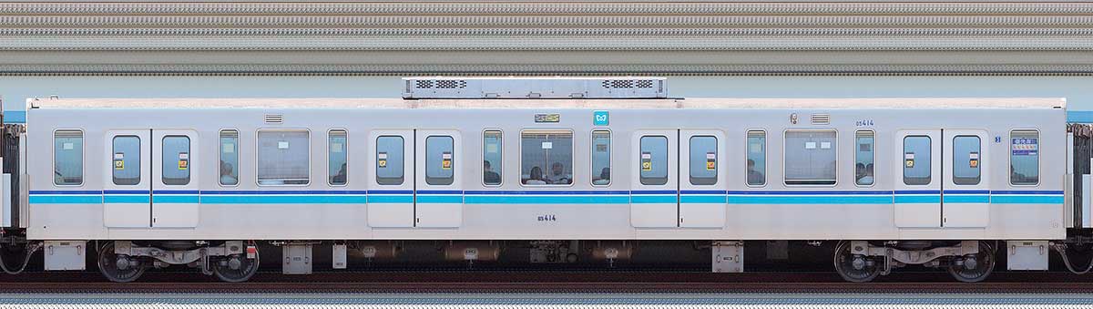 東京メトロ05系4次車05-414海側の側面写真