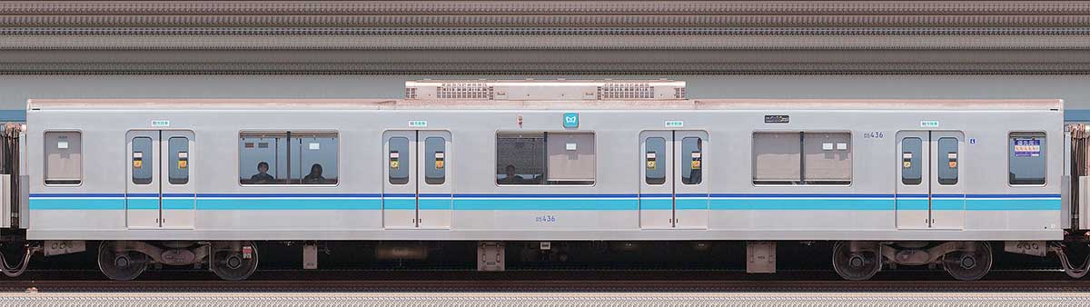 東京メトロ05系11次車05-436海側の側面写真