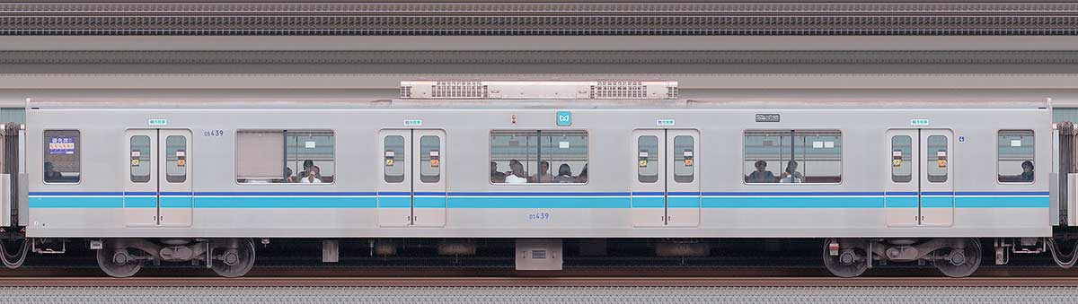 東京メトロ05系12次車05-439山側の側面写真