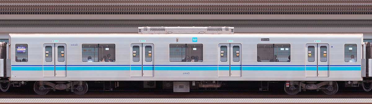 東京メトロ05系13次車05-443山側の側面写真