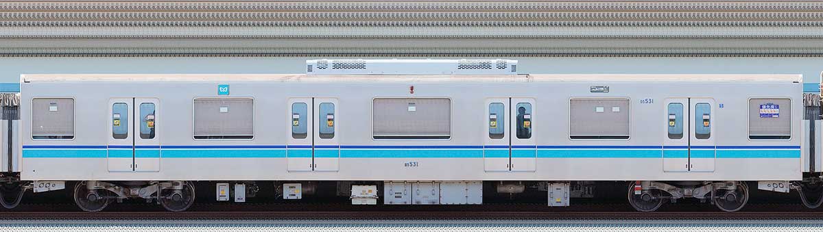 東京メトロ05系10次車05-531海側の側面写真