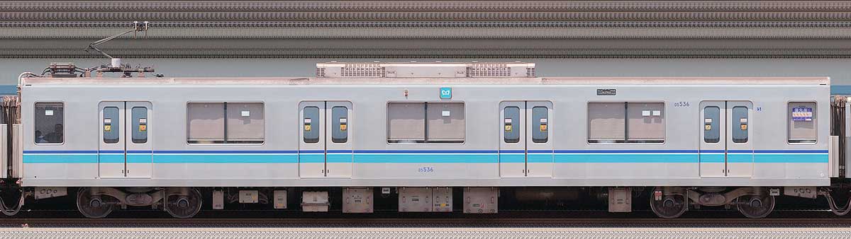 東京メトロ05系11次車05-536海側の側面写真