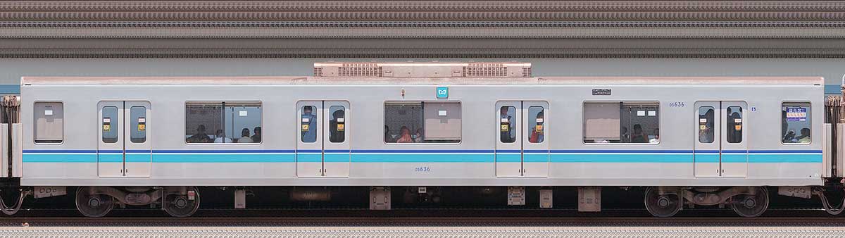 東京メトロ05系11次車05-636海側の側面写真