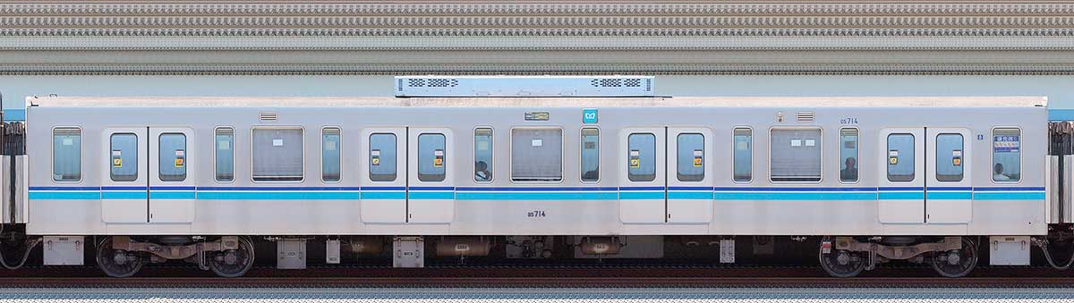 東京メトロ05系4次車05-714海側の側面写真