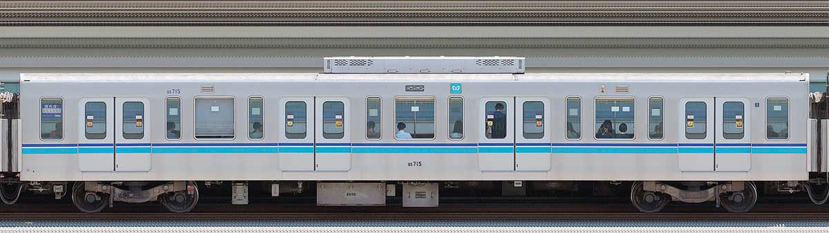 東京メトロ05系5次車05-715山側の側面写真