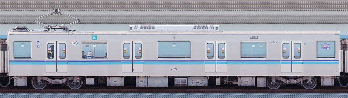 東京メトロ05系7次車05-724(アルミリサイクルカー)海側の側面写真