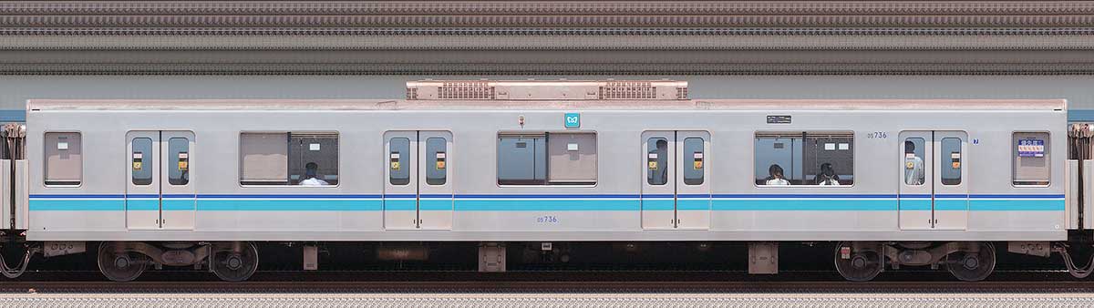 東京メトロ05系11次車05-736海側の側面写真