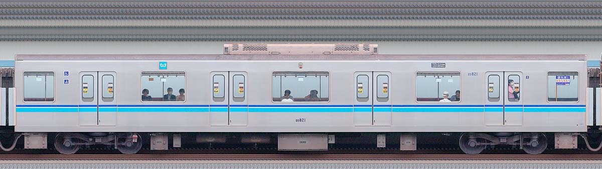 東京メトロ05系6次車05-821海側の側面写真