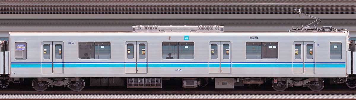 東京メトロ05系13次車05-843山側の側面写真