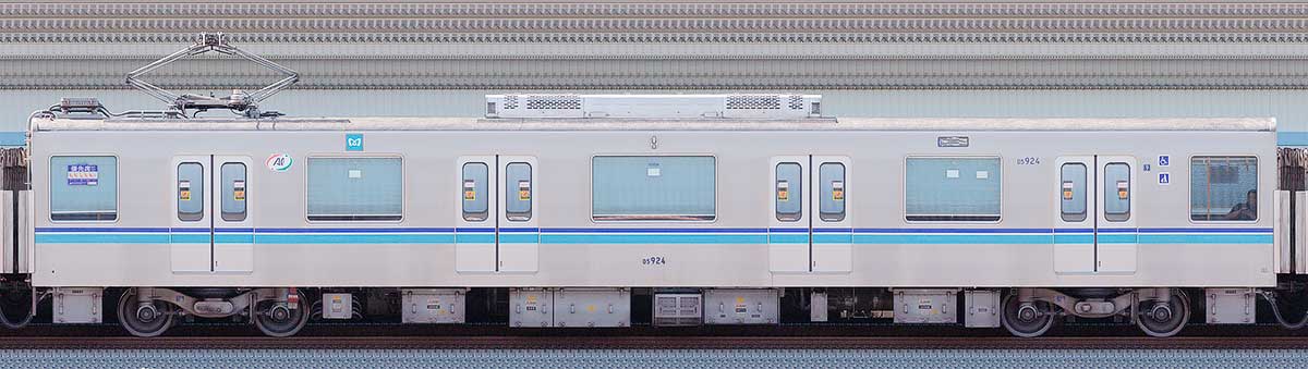 東京メトロ05系7次車05-924(アルミリサイクルカー)海側の側面写真