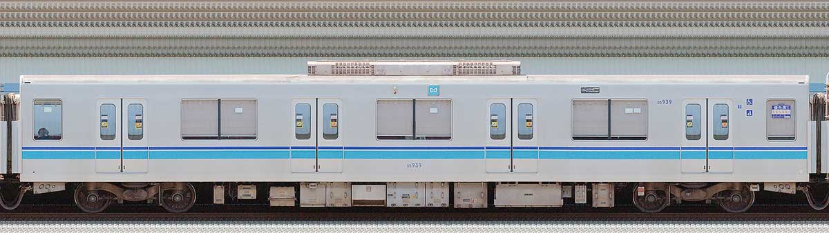 東京メトロ05系12次車05-939海側の側面写真