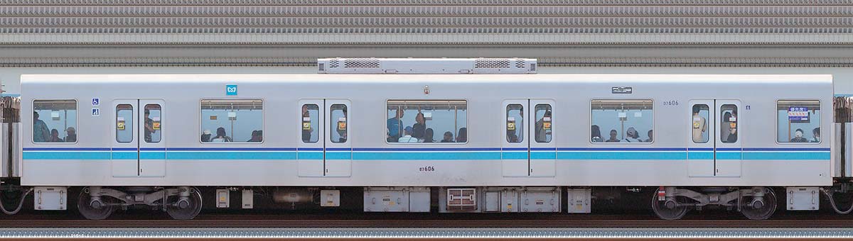 東京メトロ07系07-606海側の側面写真