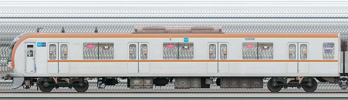 東京メトロ10000系100051側の側面写真