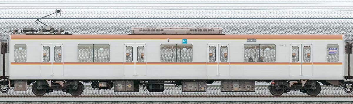 東京メトロ10000系105051側の側面写真
