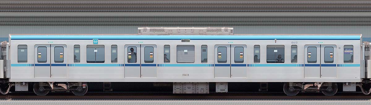 東京メトロ15000系15413海側の側面写真