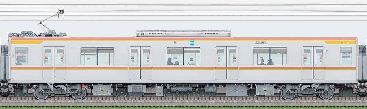 東京メトロ17000系174032側の側面写真