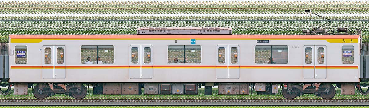 東京メトロ17000系179821側の側面写真