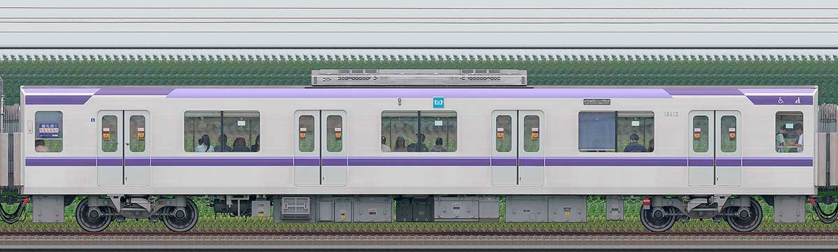 東京メトロ18000系18612海側の側面写真