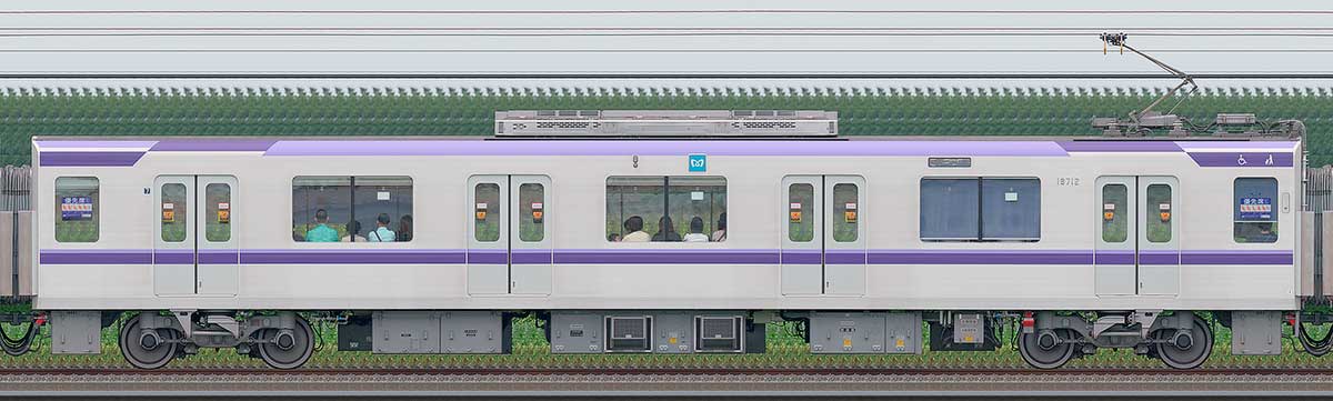 東京メトロ18000系18712海側の側面写真