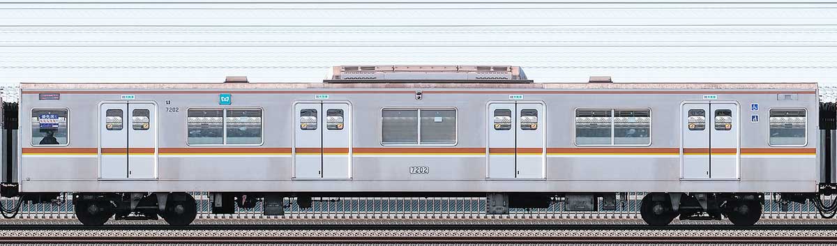 東京メトロ7000系72022側の側面写真