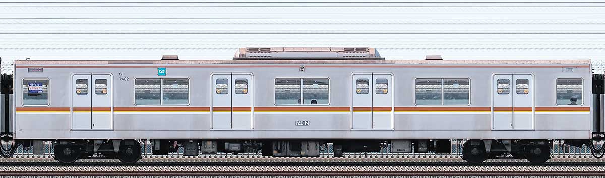 東京メトロ7000系74022側の側面写真