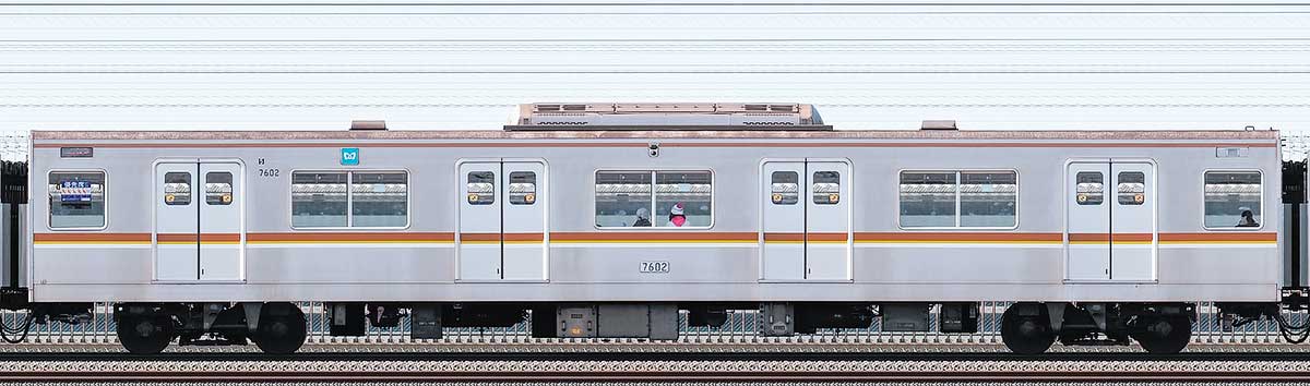 東京メトロ7000系76022側の側面写真