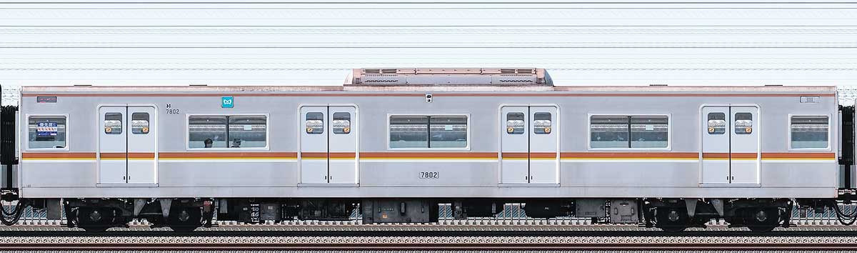 東京メトロ7000系78022側の側面写真