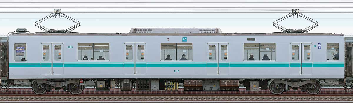 東京メトロ9000系9213山側の側面写真