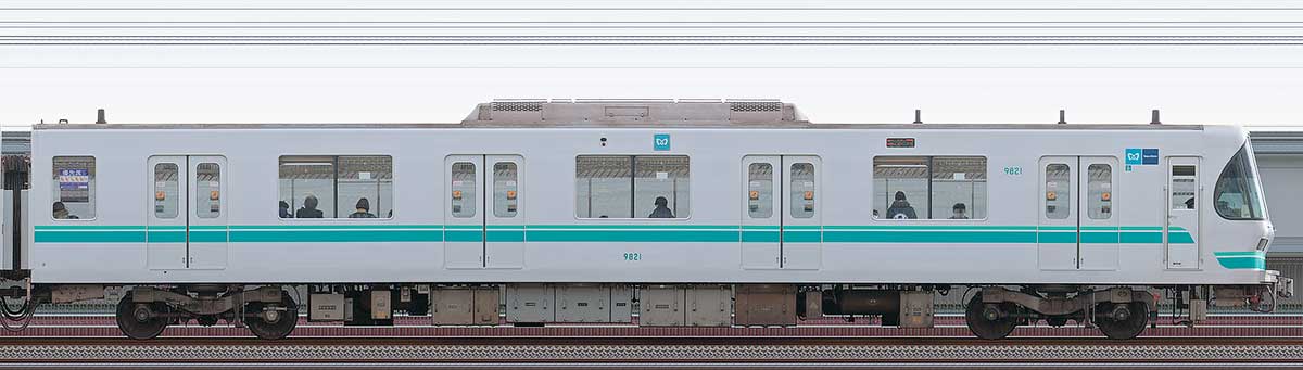 東京メトロ9000系9821山側の側面写真