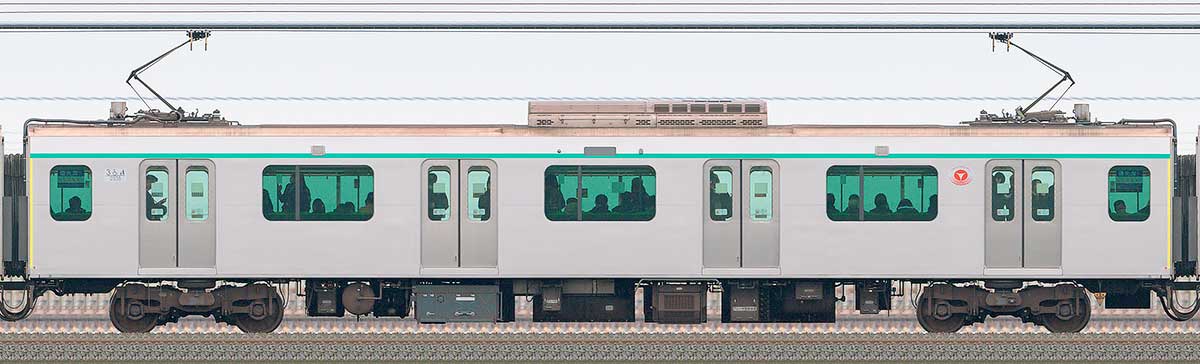 東急2020系デハ2338（2025年撮影）山側の側面写真