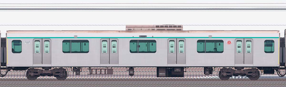 東急2020系サハ2530山側の側面写真