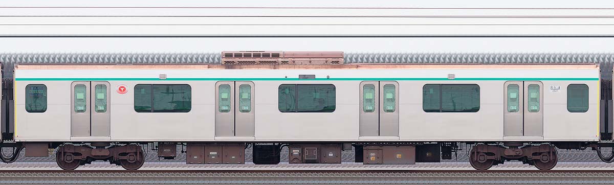 東急2020系デハ2827海側の側面写真