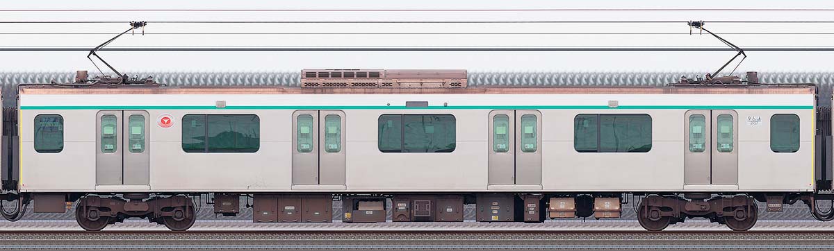 東急2020系デハ2927海側の側面写真