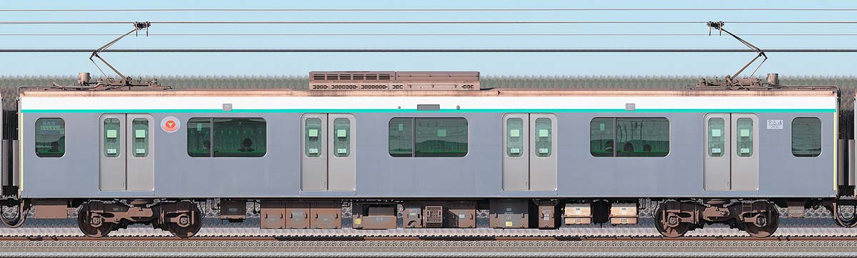 東急2020系デハ2930海側の側面写真