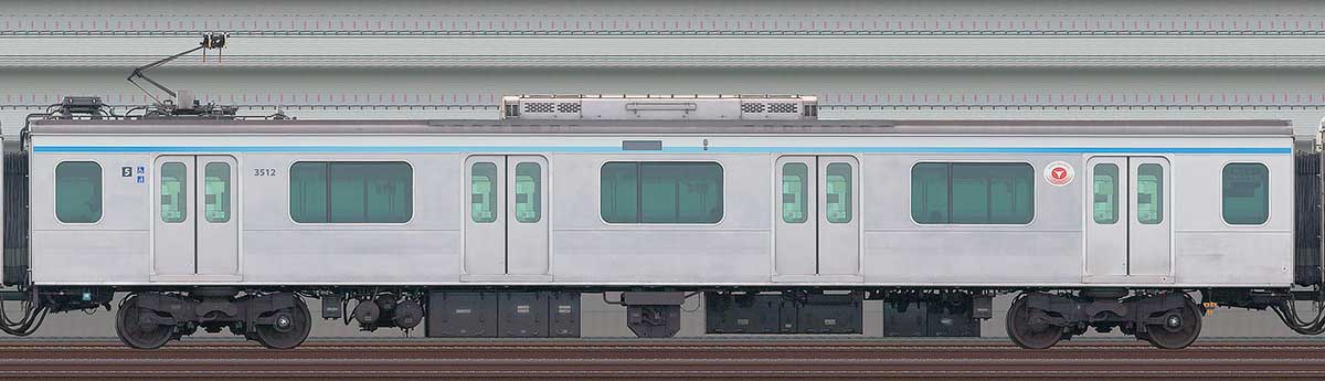 東急3000系デハ3512(リニューアル車)山側の側面写真