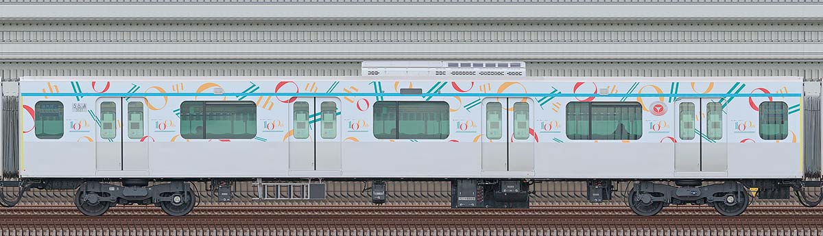 東急3020系「東急グループ創立100周年トレイン」サハ3521山側の側面写真