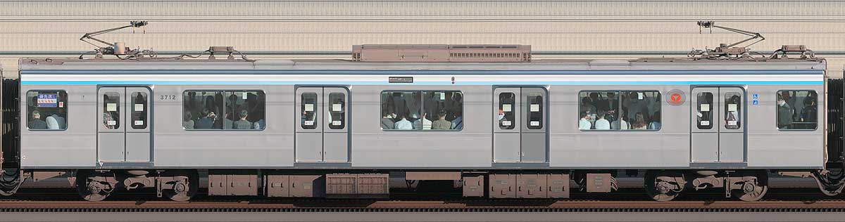 東急3000系デハ3712(リニューアル車)海側の側面写真