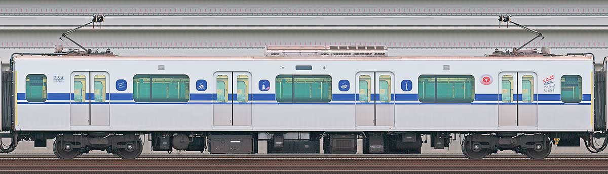 東急3020系デハ3723「新幹線デザインラッピングトレイン」山側の側面写真