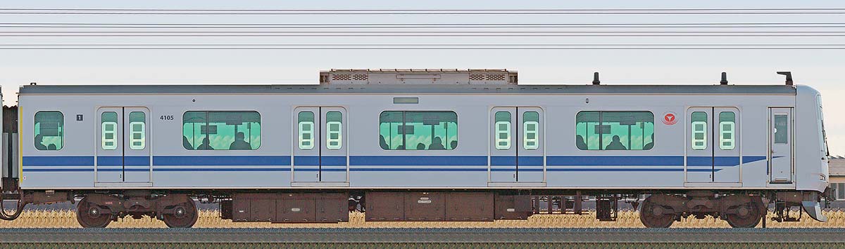 東急電鉄5050系4000番台「新幹線デザインラッピングトレイン」クハ4105海側の側面写真