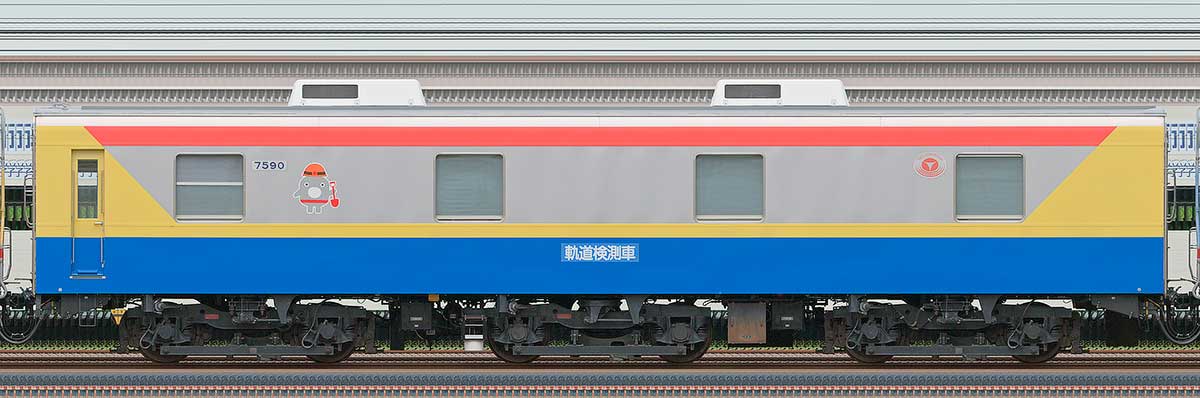 東急電鉄7500系「TOQ i」サヤ7590海側の側面写真
