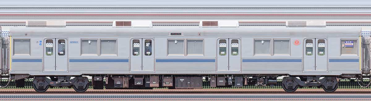 東急電鉄8500系動態保存車サハ8980海側の側面写真
