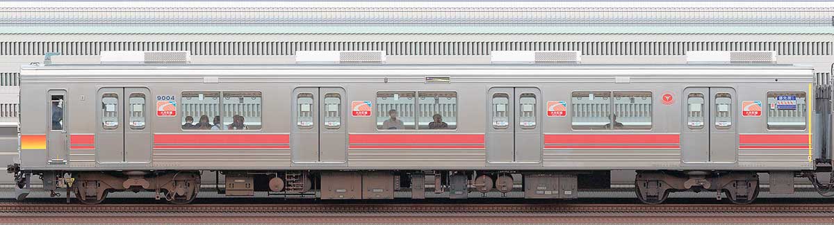 東急9000系クハ9004山側の側面写真
