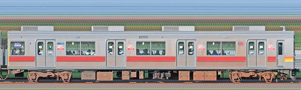 東急9000系クハ9007海側の側面写真
