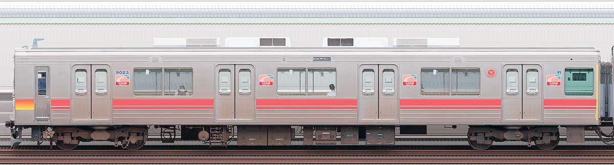 東急9020系クハ9023山側の側面写真