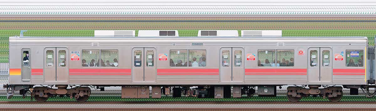 東急9020系クハ9123海側の側面写真